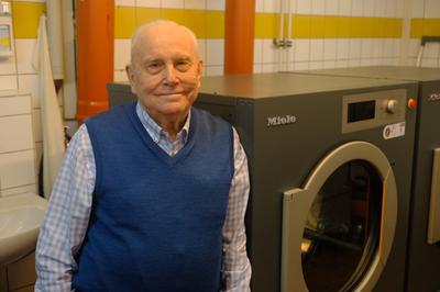 Walter mit Waschmaschine